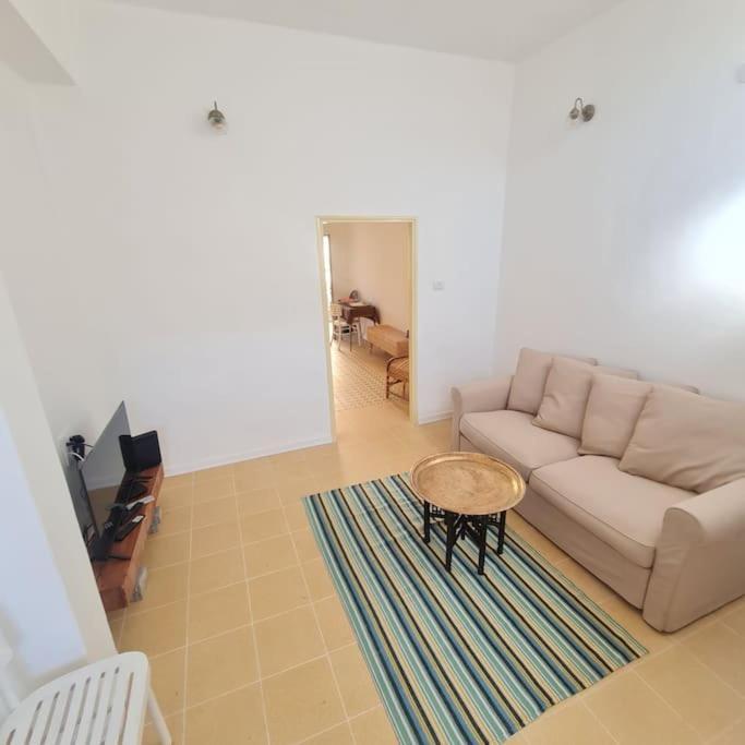 Bright, Quiet Charming Getaway Ideally Located * Jerusalem